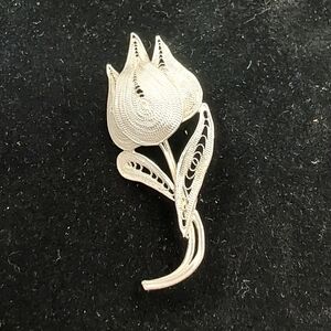 Vintage silver (925?) toned I filigree tulip brooch